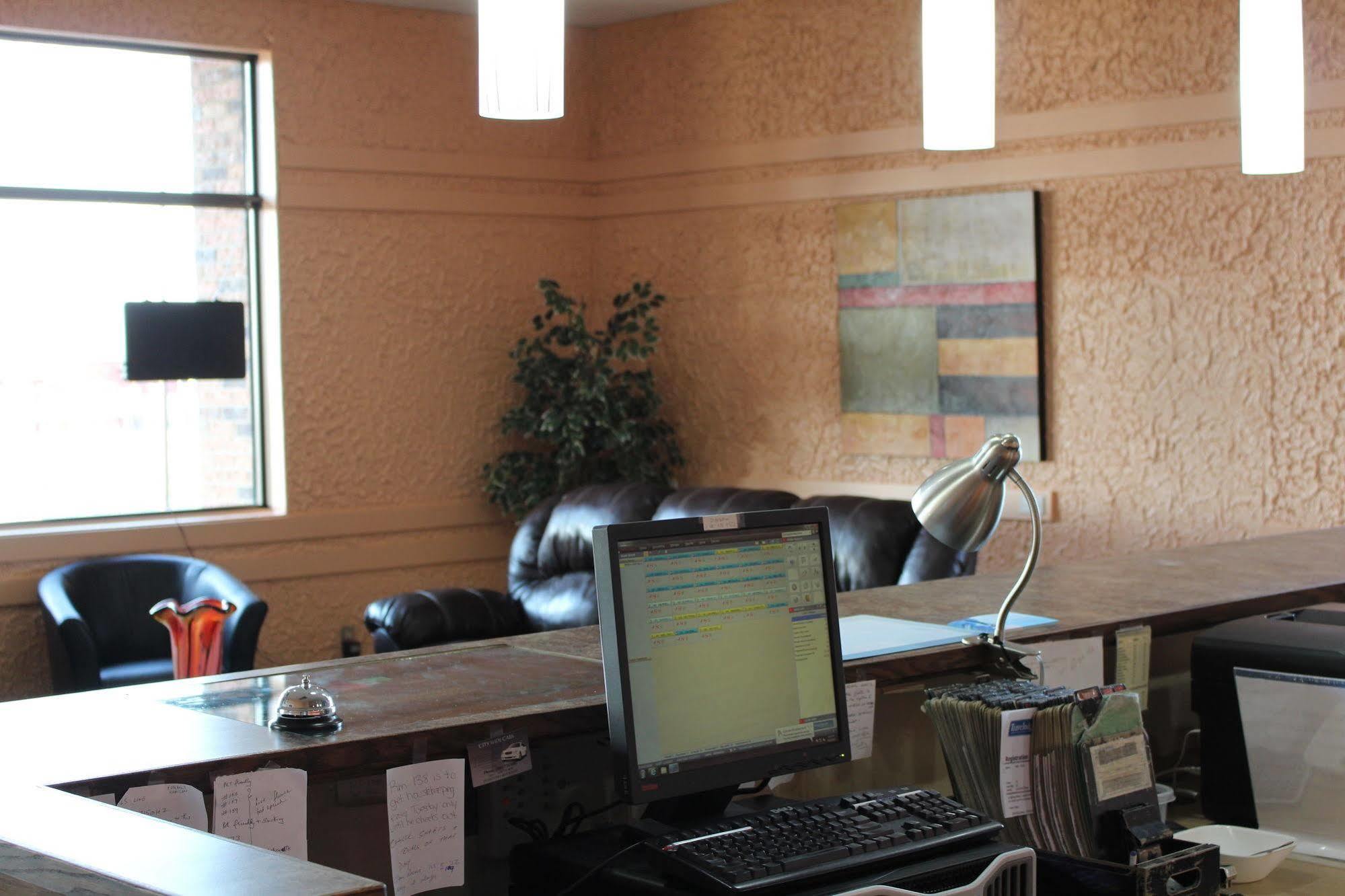Travelodge By Wyndham Swift Current Exteriér fotografie